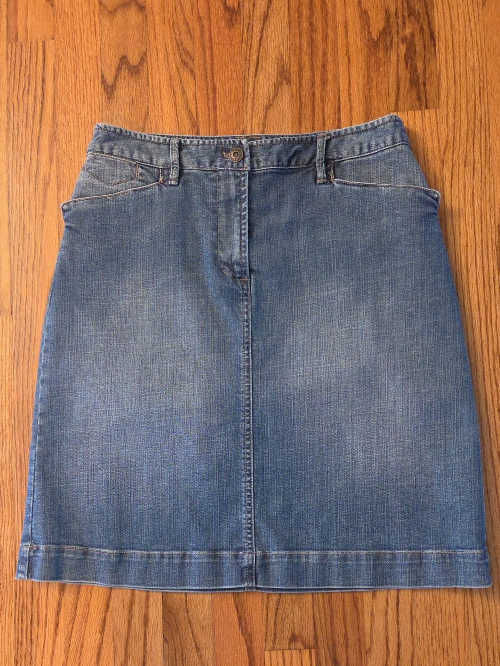 Talbots Stretch Denim Pencil Skirt in Medium Blue Wash Size: 8P